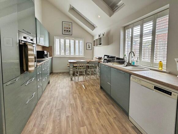 Kitchen/Breakfast