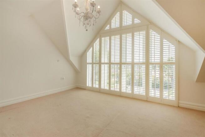 8511736-interior40.jpg