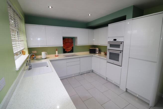 49 Knightscliffe Way