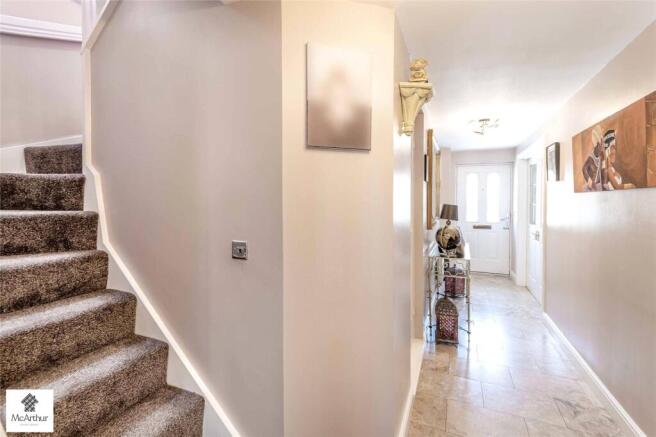 5 bed Detached for sale Image 10