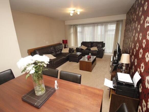 Lounge / Dining Room
