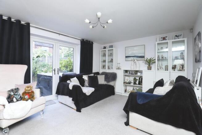 3 bed House to rent Image 6