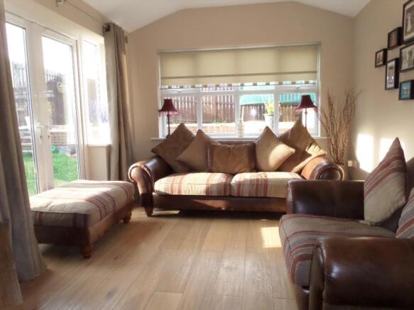 GARDEN ROOM