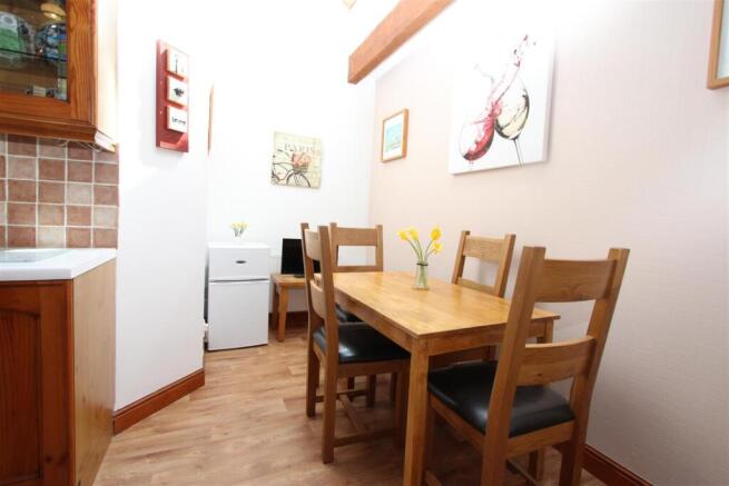 3 bed Detached Bungalow to rent Image 4