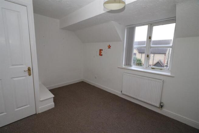 FRONT BEDROOM