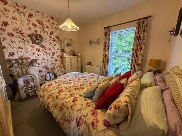 3 bed Semi-Detached for sale Image 10