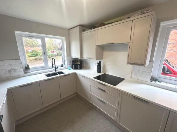 3 bed Semi-Detached for sale Image 4