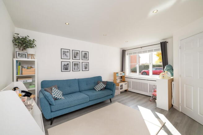 Lancaster Way, Whitnash, Leamington Spa, CV31 2BF photo 4