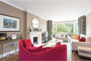 4, Kinloss Gardens, Finchley, London N3 3DU