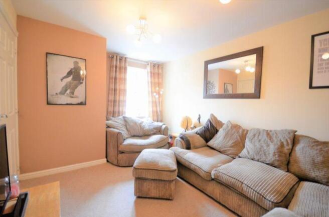2 bed Town House to rent Image 4
