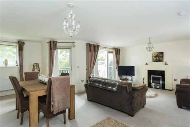 Sitting/ Dining Room