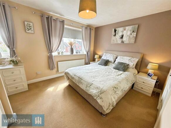 4 bed Detached for sale Image 7