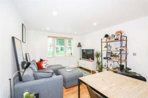 Flat 2, 51-52, Cadogan Terrace, Hackney, London E9 5EJ