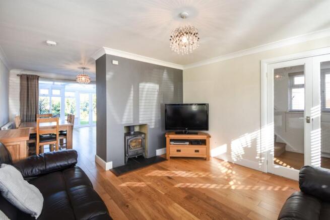 Lounge/ Dining Room