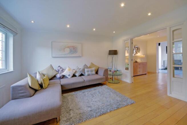 Living Room 2.jpg