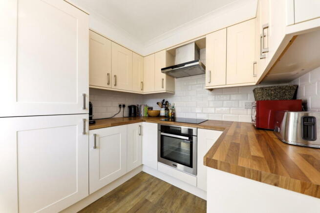 3 bed Terraced for sale Image 7