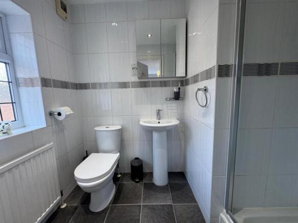 4 bed Detached for sale Image 12