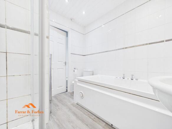 4 bed Terraced for sale Image 9