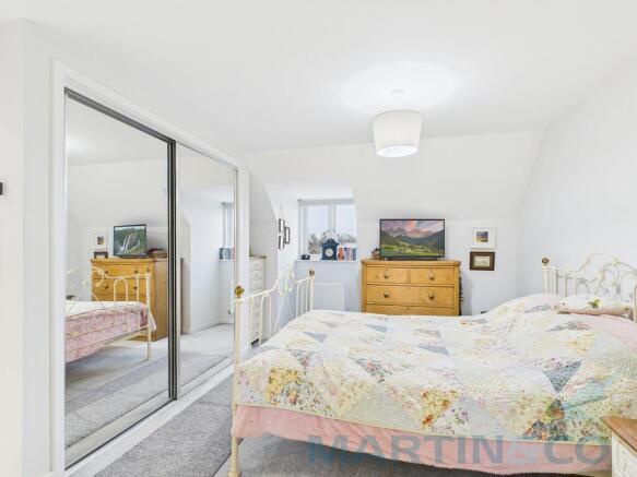 CAM01059G0-PR0323...