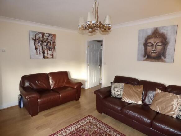 Attractive Bay Fronted Lounge