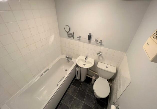 Bathroom.JPG