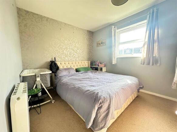 Bedroom 1.jpg