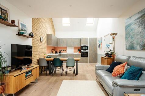 Ironworks Yard, Stroud Green, N4