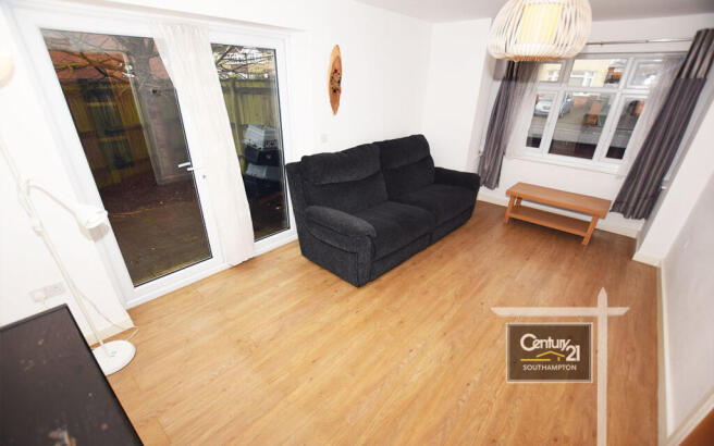 LOUNGE | PIC 1