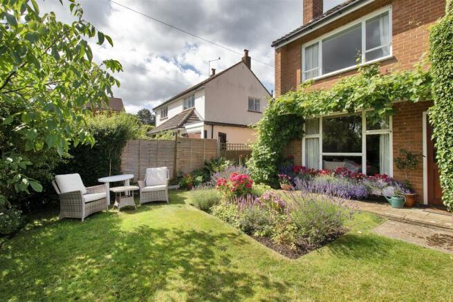 Front Garden & Elevation.jpg