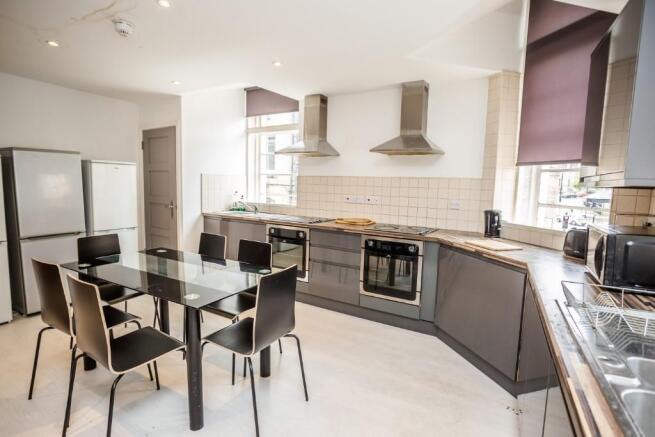 7 bed Flat to rent Image 8