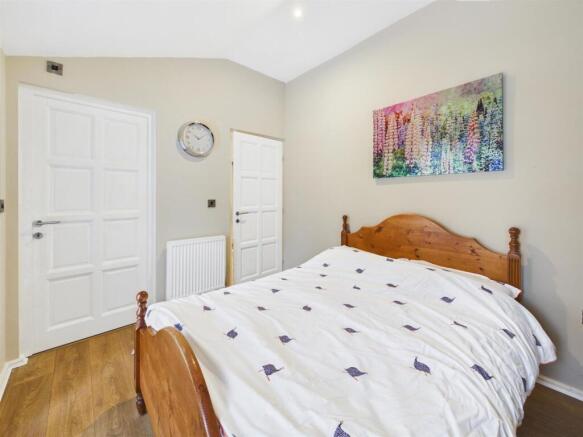 3 bed Mobile Home for sale Image 6
