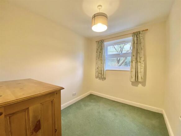 2 bed Apartment for sale Image 6