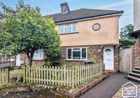 8 Pine View, Platt, Sevenoaks, Kent, TN15 8LA