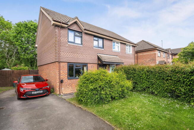 3-bed semi-detached on Strawberry Fields, Bramley, £375,000