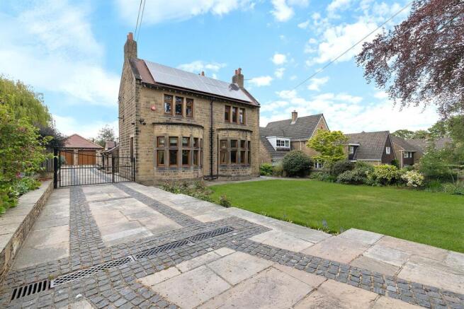 68 Fenay Lane, Almondbury 01..jpg