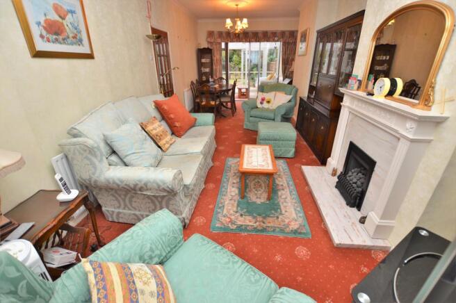 Lounge-dining room
