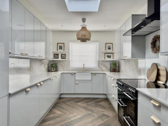KITCHEN.jpeg