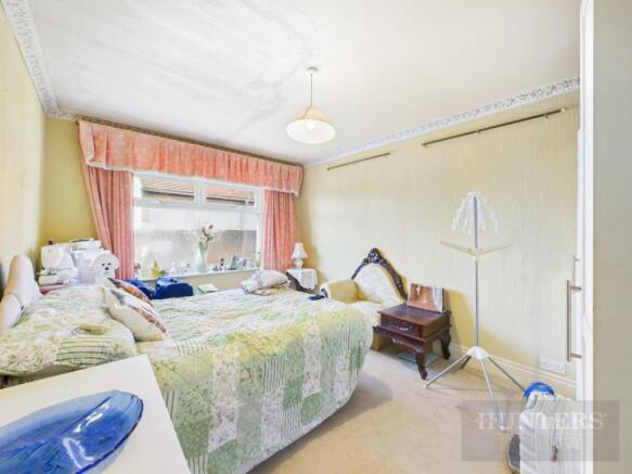 5 bed Detached Bungalow for sale Image 11