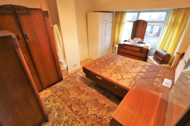Bedroom 1.jpg