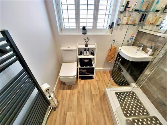 SHOWER ROOM
