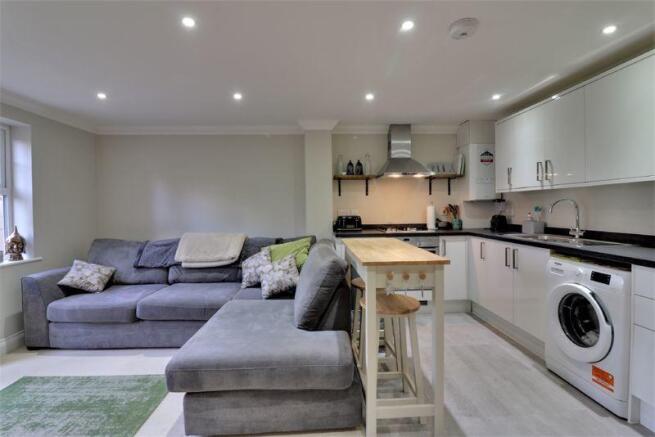 Lounge/Kitchen