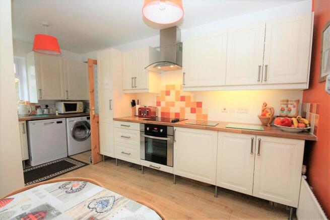 KITCHEN / DINING ROOM