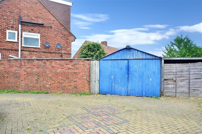 Driveway/Parking