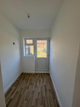 3 bed Terraced to rent Image 4