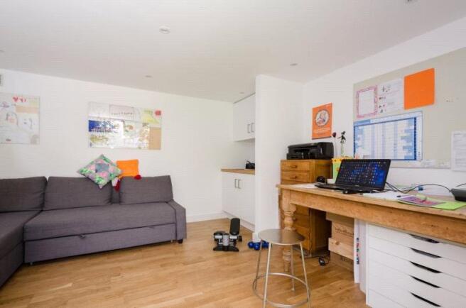 Bed 4/Office