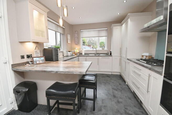 3 bed Detached for sale Image 8
