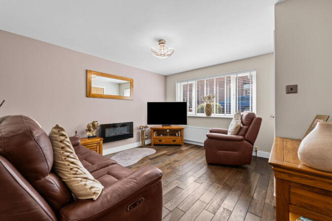 3 bed Semi-Detached for sale Image 8