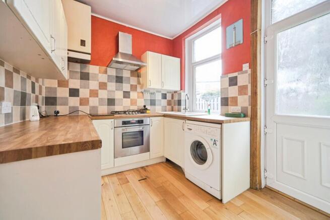 3 bed Terraced for sale Image 9