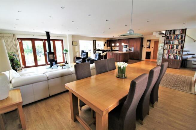 LOUNGE/KITCHEN/DINING ROOM