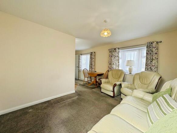 Helston, Park home with no onward chain photo 5